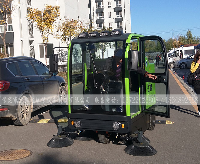 北京鴻翔聯物業-宏瑞達掃地車案例