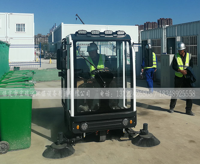 上海寶冶集團北京環球影城項目—宏瑞達掃地車案例