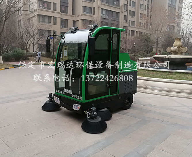 承德豐寧小區(qū)使用保定宏瑞達(dá)1900物業(yè)掃地車案例 承德豐寧小區(qū)使用保定宏瑞達(dá)1900物業(yè)掃地車案例