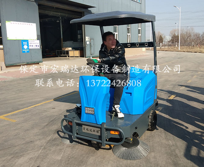 張家口沽源縣木材廠使用保定宏瑞達(dá)電動(dòng)掃地車案例 張家口沽源縣木材廠使用保定宏瑞達(dá)電動(dòng)掃地車案例