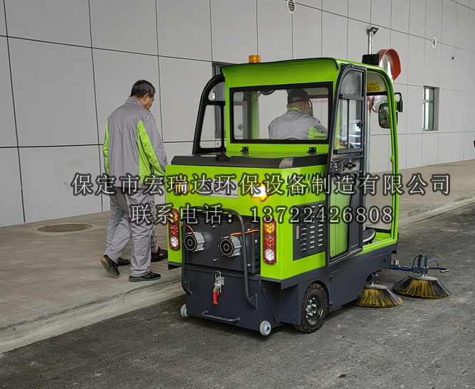 天津掃地車送達(dá),助力地鐵站清潔 天津掃地車送達(dá),助力地鐵站清潔